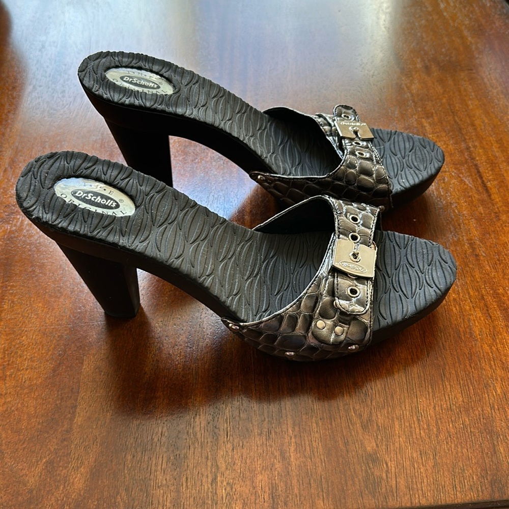 Dr Scholls heels. Size 8 1/2. Black and silver